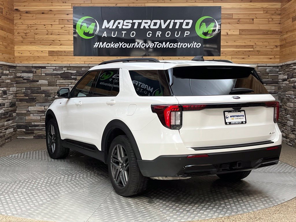 Used 2025 Ford Explorer ST-Line w/ Premium Package AWD/4WD image 11
