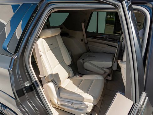 Used 2024 Cadillac Escalade Sport Platinum w/ LPO, ONYX Package AWD/4WD image 14