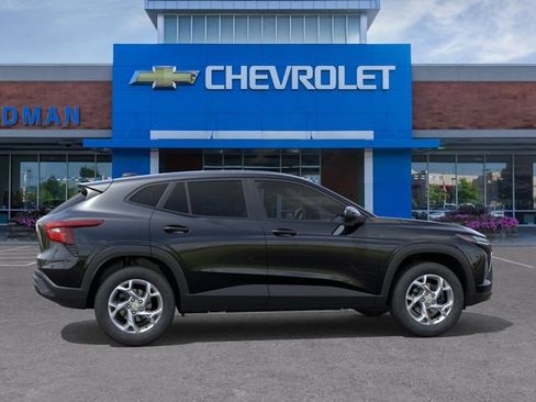 New 2026 Chevrolet Trax LS w/ LS Convenience Package FWD image 5