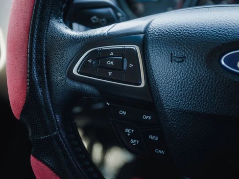 Used 2015 Ford Focus Titanium image 17