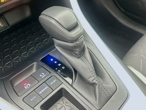 Used 2025 Toyota RAV4 XLE w/ Convenience Package FWD image 24