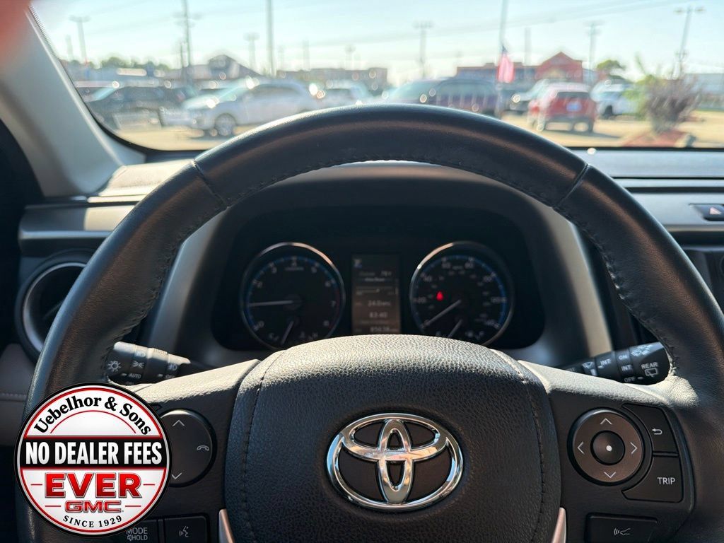 Used 2017 Toyota RAV4 Limited FWD image 27