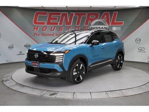 New 2026 Nissan Kicks SR image 2