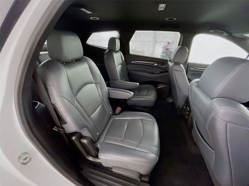 Used 2022 Buick Enclave Premium AWD/4WD image 31