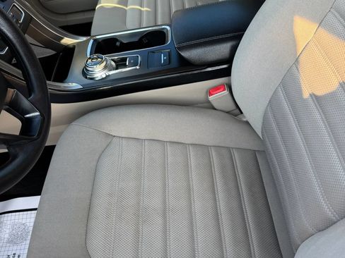 Used 2018 Ford Fusion SE w/ Fusion SE Technology Package FWD image 23