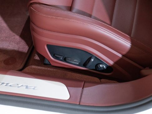 Certified 2026 Porsche Panamera image 13