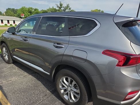 Used 2019 Hyundai Santa Fe SE AWD/4WD image 2