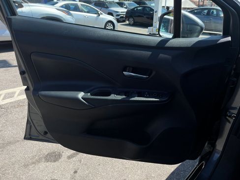 Used 2025 Nissan Versa SV FWD image 18