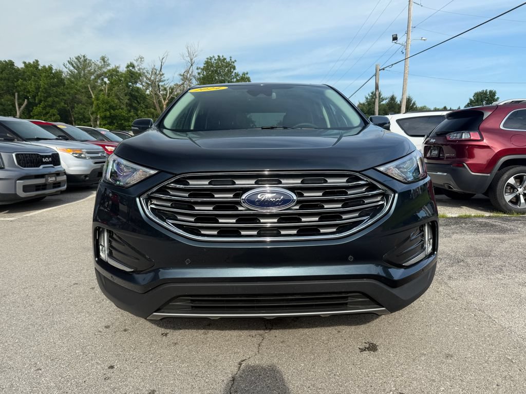 Used 2024 Ford Edge Titanium AWD/4WD image 2