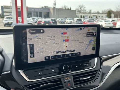 Used 2023 Nissan Altima 2.5 SR w/ SR Premium Package image 21