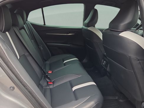 Used 2025 Toyota Camry SE w/ Convenience Package FWD image 14