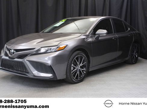 Used 2024 Toyota Camry SE FWD image 3