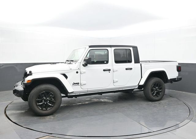 Used 2022 Jeep Gladiator Sport AWD/4WD image 2