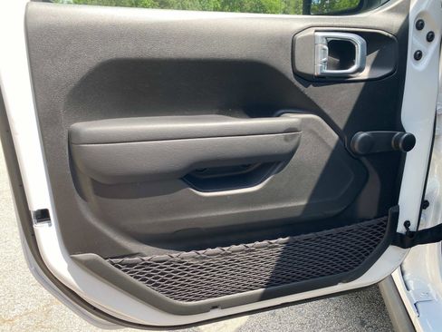 Used 2024 Jeep Wrangler Sport AWD/4WD image 19