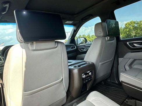 Used 2022 GMC Yukon SLT w/ SLT Premium Package AWD/4WD image 19