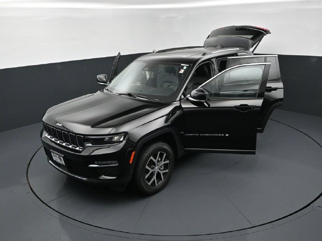 Used 2023 Jeep Grand Cherokee Limited w/ Trailer Tow Prep Group (B) AWD/4WD image 26