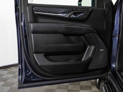Used 2023 GMC Yukon XL Denali AWD/4WD image 32