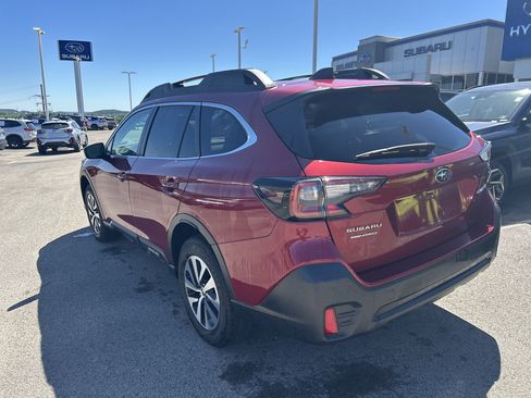 Used 2022 Subaru Outback Premium AWD/4WD image 6