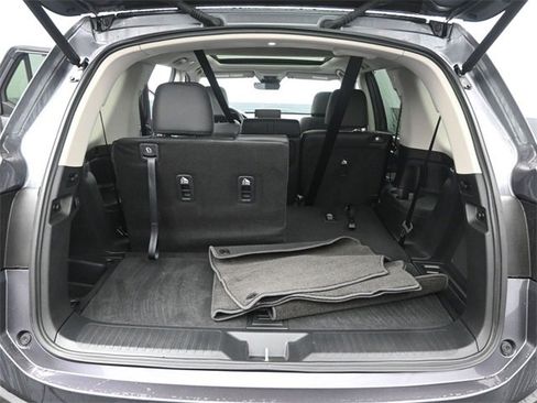 Certified 2025 Honda Pilot Touring image 37