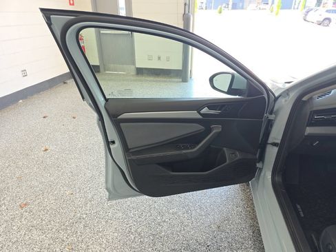 New 2027 Volkswagen Jetta SE FWD image 18