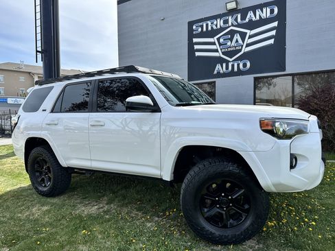 Used 2018 Toyota 4Runner SR5 image 1