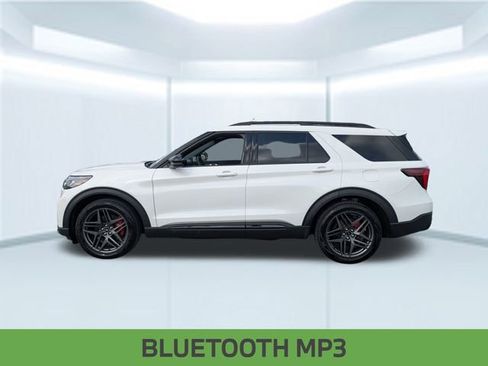 Used 2025 Ford Explorer ST image 2