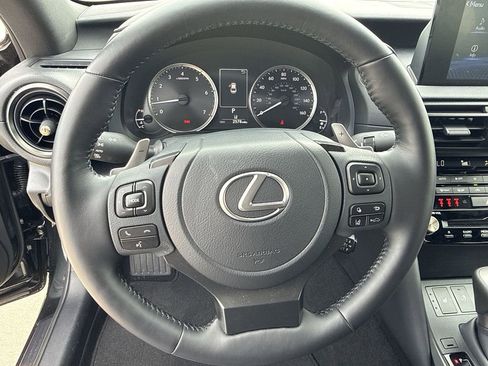Used 2025 Lexus IS 350 F Sport RWD image 21