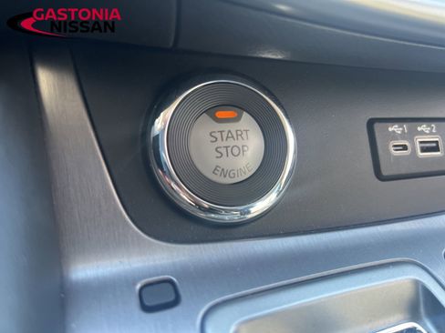 Used 2024 Nissan Murano SV image 41