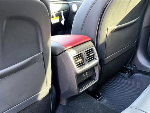 Used 2025 INFINITI QX50 Sport image 33