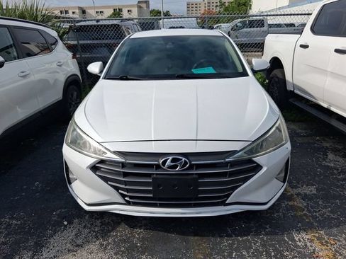 Used 2020 Hyundai Elantra SEL FWD image 2