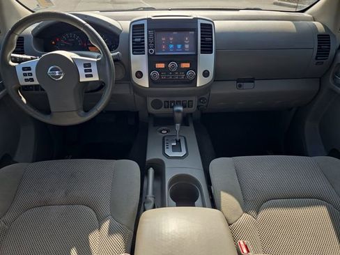 Used 2021 Nissan Frontier SV w/ Midnight Edition Floor Mats RWD image 12
