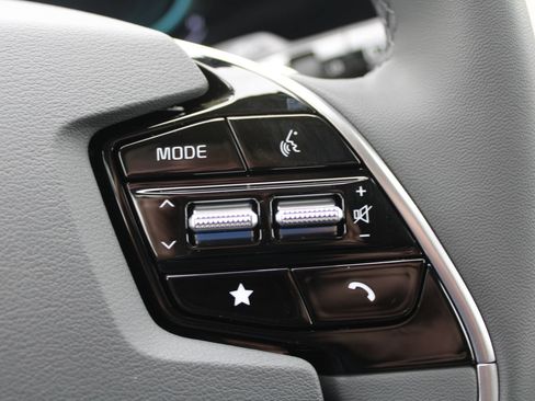 New 2026 Kia Niro EX FWD image 30