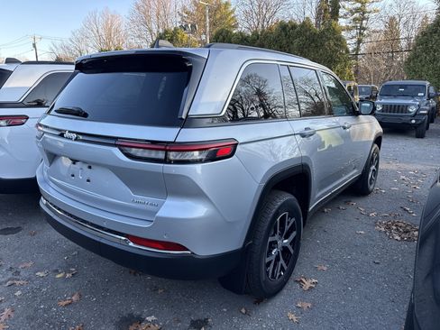 New 2025 Jeep Grand Cherokee Limited w/ MOPAR Finishing Package image 6