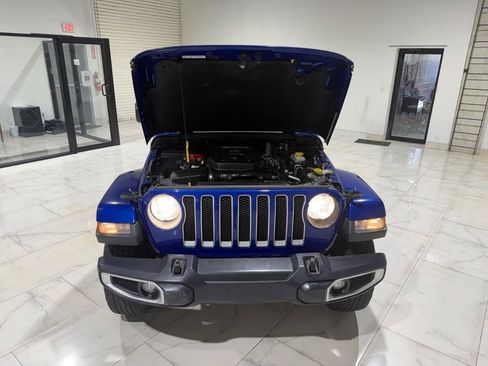 Used 2020 Jeep Wrangler Unlimited Sahara AWD/4WD image 4