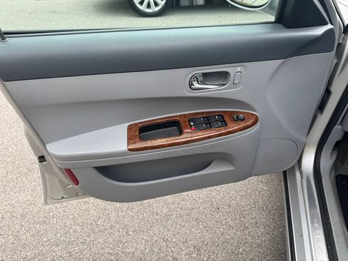 Used 2005 Buick LaCrosse CXL w/ Gold Convenience Package FWD image 14
