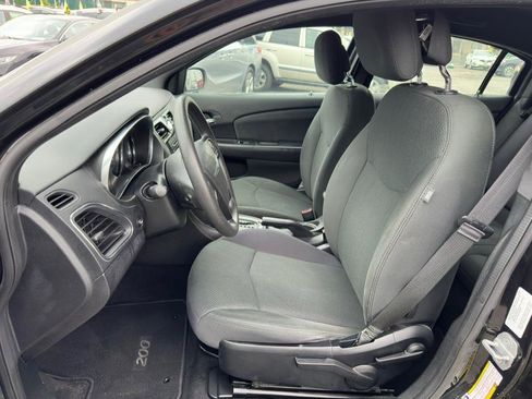 Used 2012 Chrysler 200 LX FWD image 11