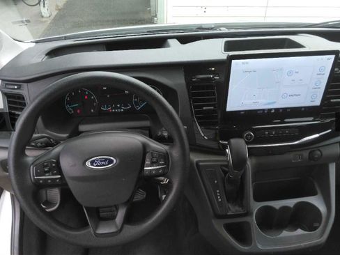 Used 2023 Ford Transit 350 XLT RWD image 5