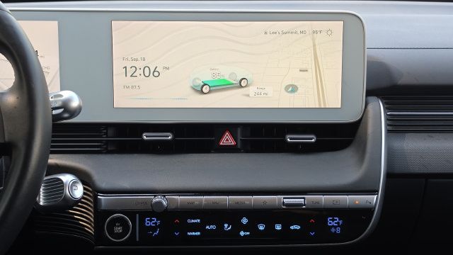 Used 2024 Hyundai Ioniq 5 SEL AWD/4WD image 9