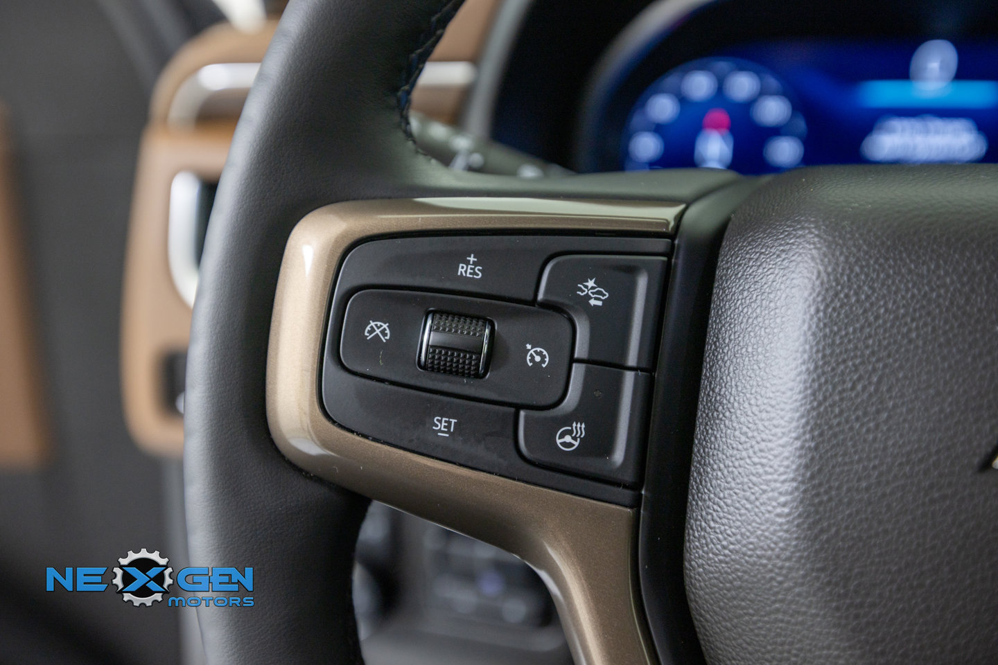 Used 2023 Chevrolet Tahoe High Country AWD/4WD image 15