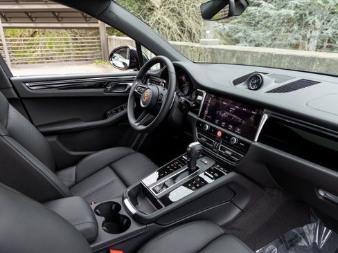 New 2026 Porsche Macan AWD/4WD image 53
