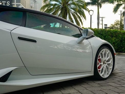 Used 2016 Lamborghini Huracan LP 610-4 Avio image 29