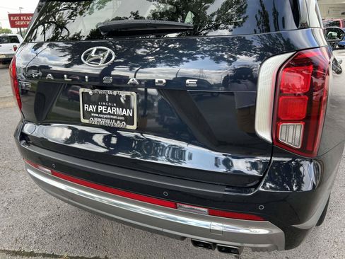 Used 2023 Hyundai Palisade Calligraphy w/ Cargo Package FWD image 4