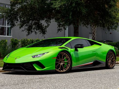 Used 2018 Lamborghini Huracan Performante AWD/4WD image 8