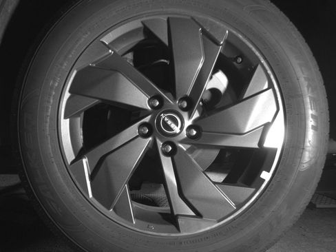 Used 2025 Nissan Rogue SV FWD image 14