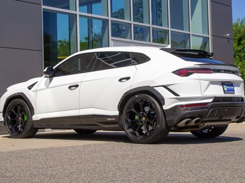 Used 2024 Lamborghini Urus Performante AWD/4WD image 8