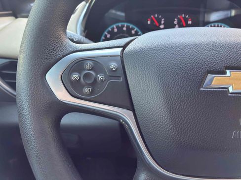 Used 2022 Chevrolet Traverse LS FWD image 20
