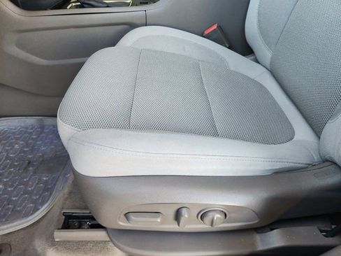 Used 2020 Chevrolet Traverse LT image 26