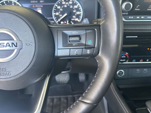 Used 2021 Nissan Rogue SL image 18