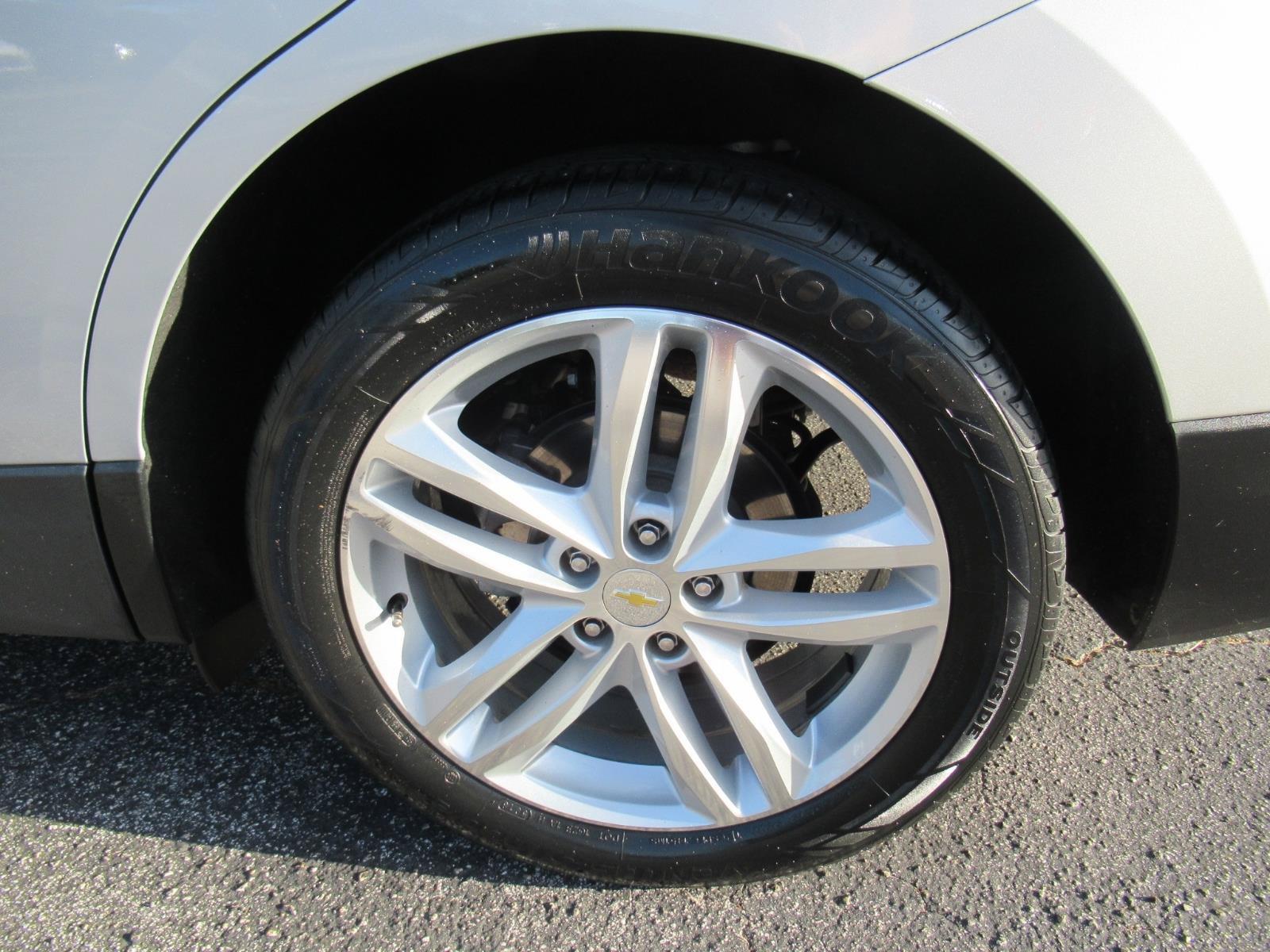 Used 2019 Chevrolet Equinox Premier FWD image 8