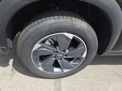 Used 2025 Nissan Rogue SV FWD image 22